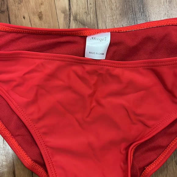 Red fringe bikini set - Picture 3 of 5